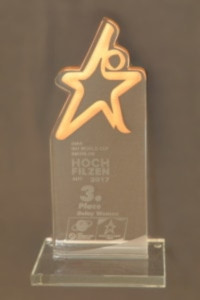 Trophée pour la troisième place du relais d'Hochfilzen